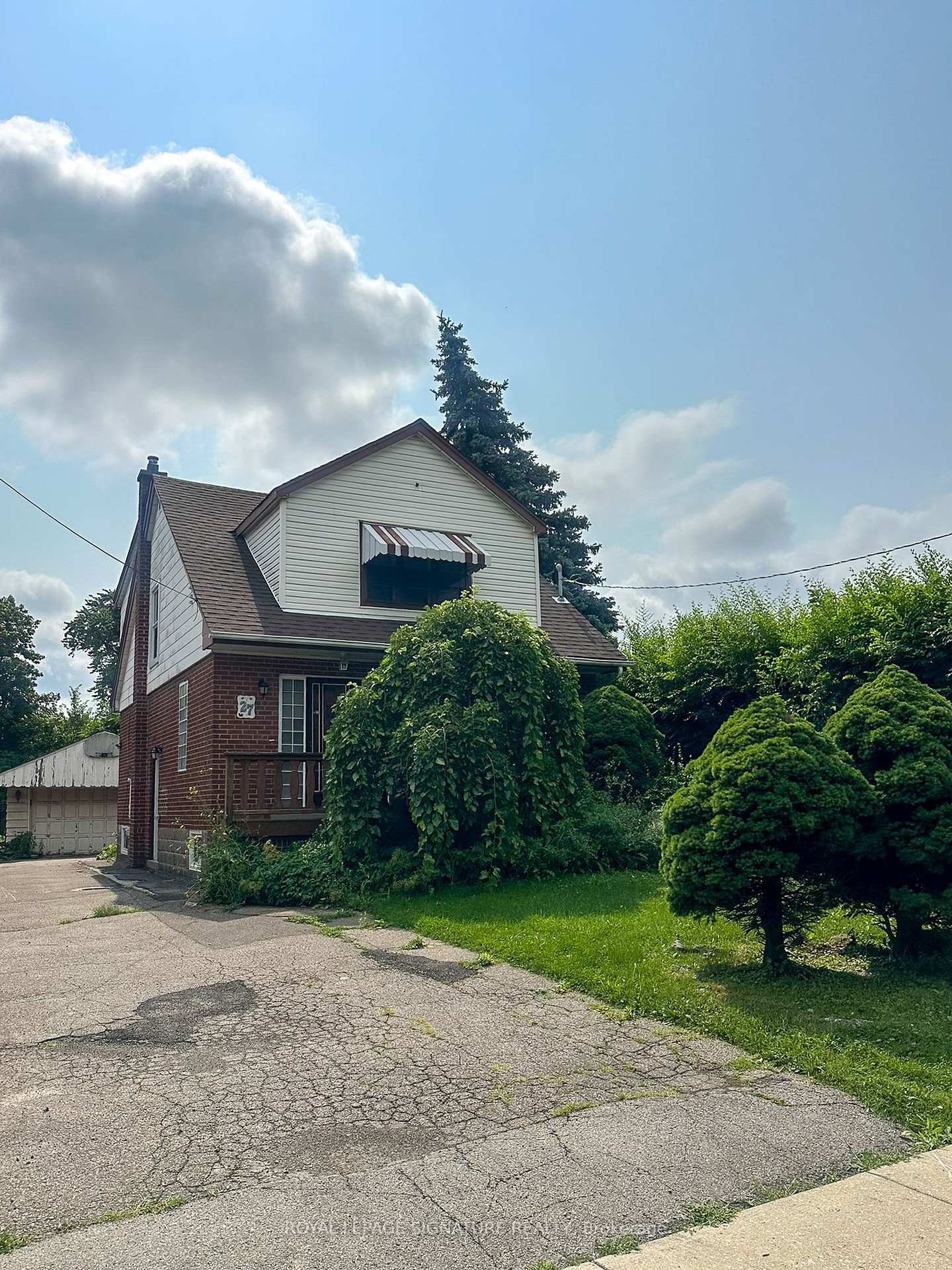 A102 - 27 Millen Avenue, Hamilton, ON, exterior