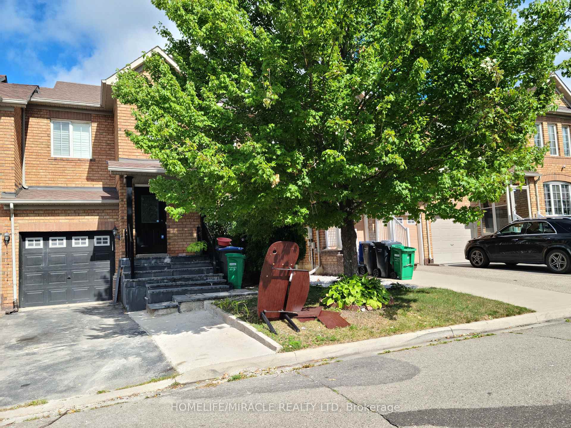 7 Thunderbird Trail, Brampton, ON, exterior