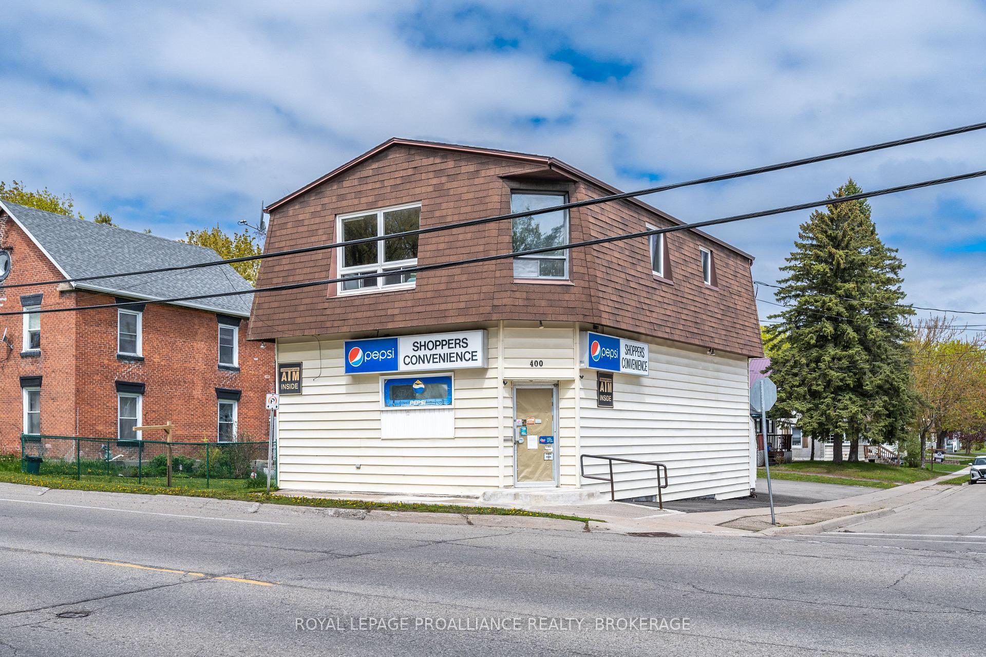 400 King Street W, Gananoque, ON, exterior