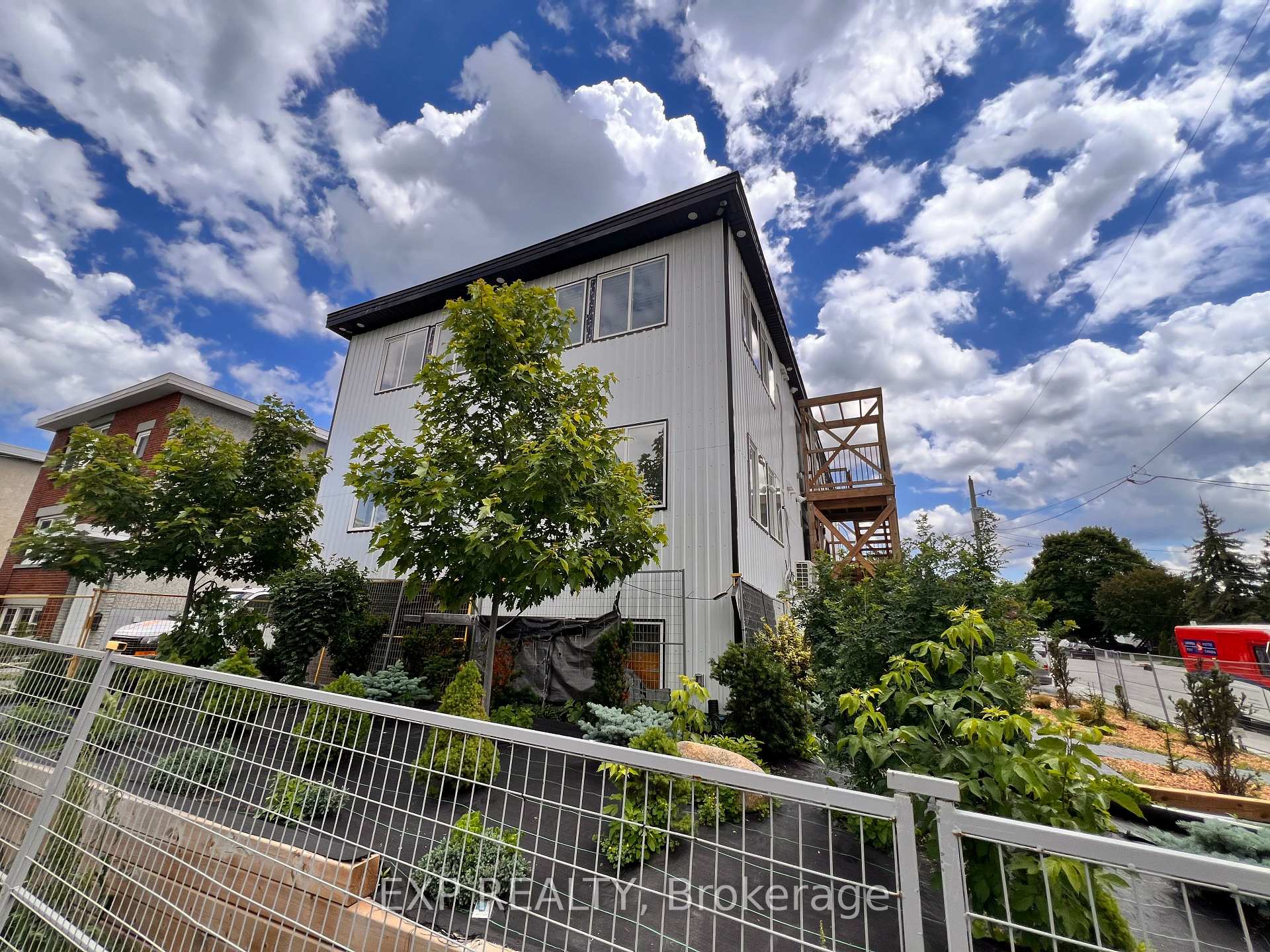 6 - 204 Ste Monique Street, Vanier and Kingsview Park, ON, exterior