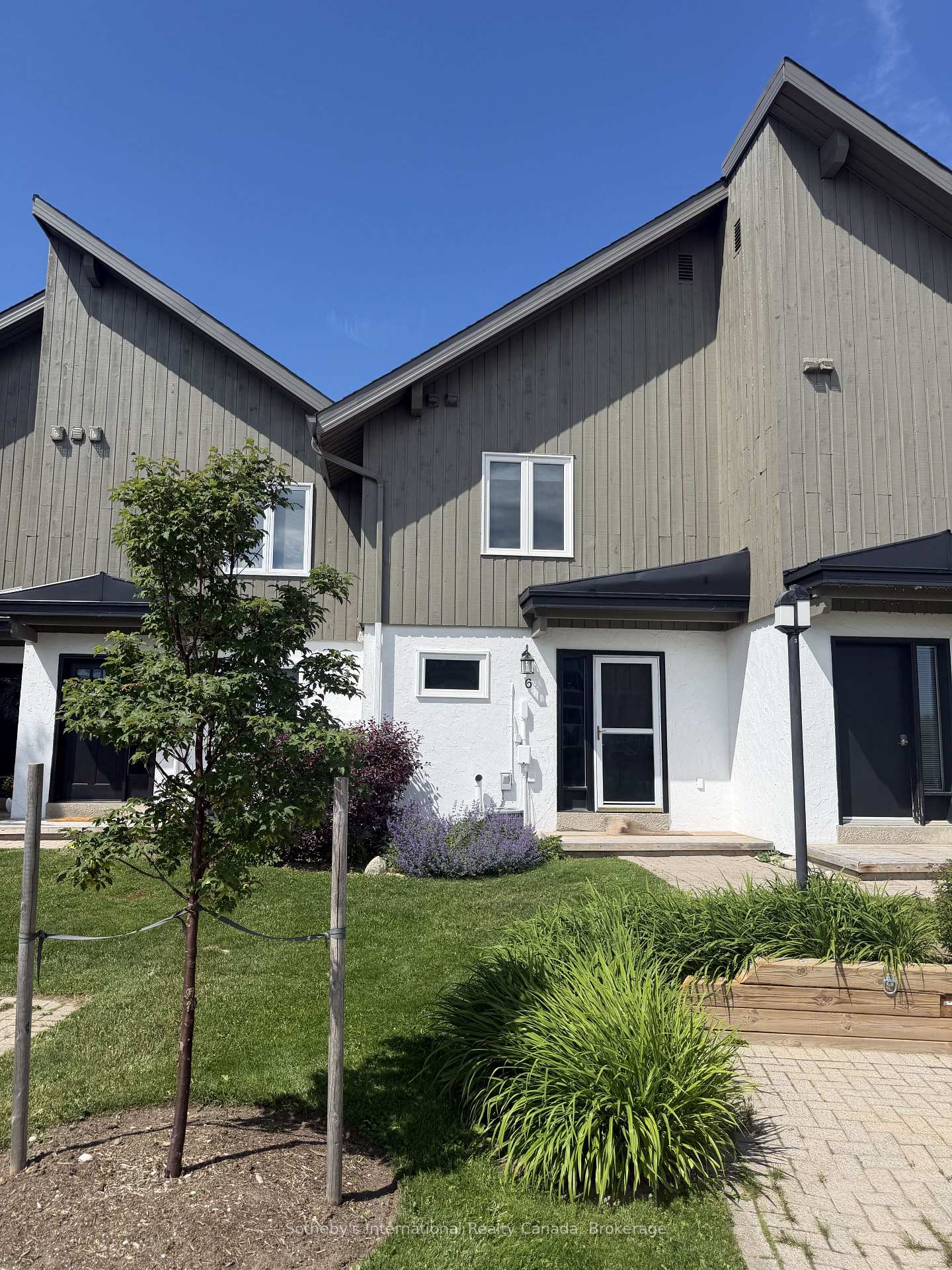6 - 104 Kellie's Way, Blue Mountains, ON, exterior