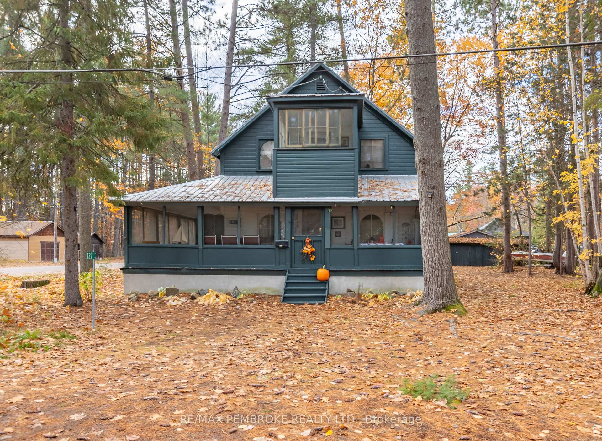 127 Alexandra Street, Petawawa, ON, exterior