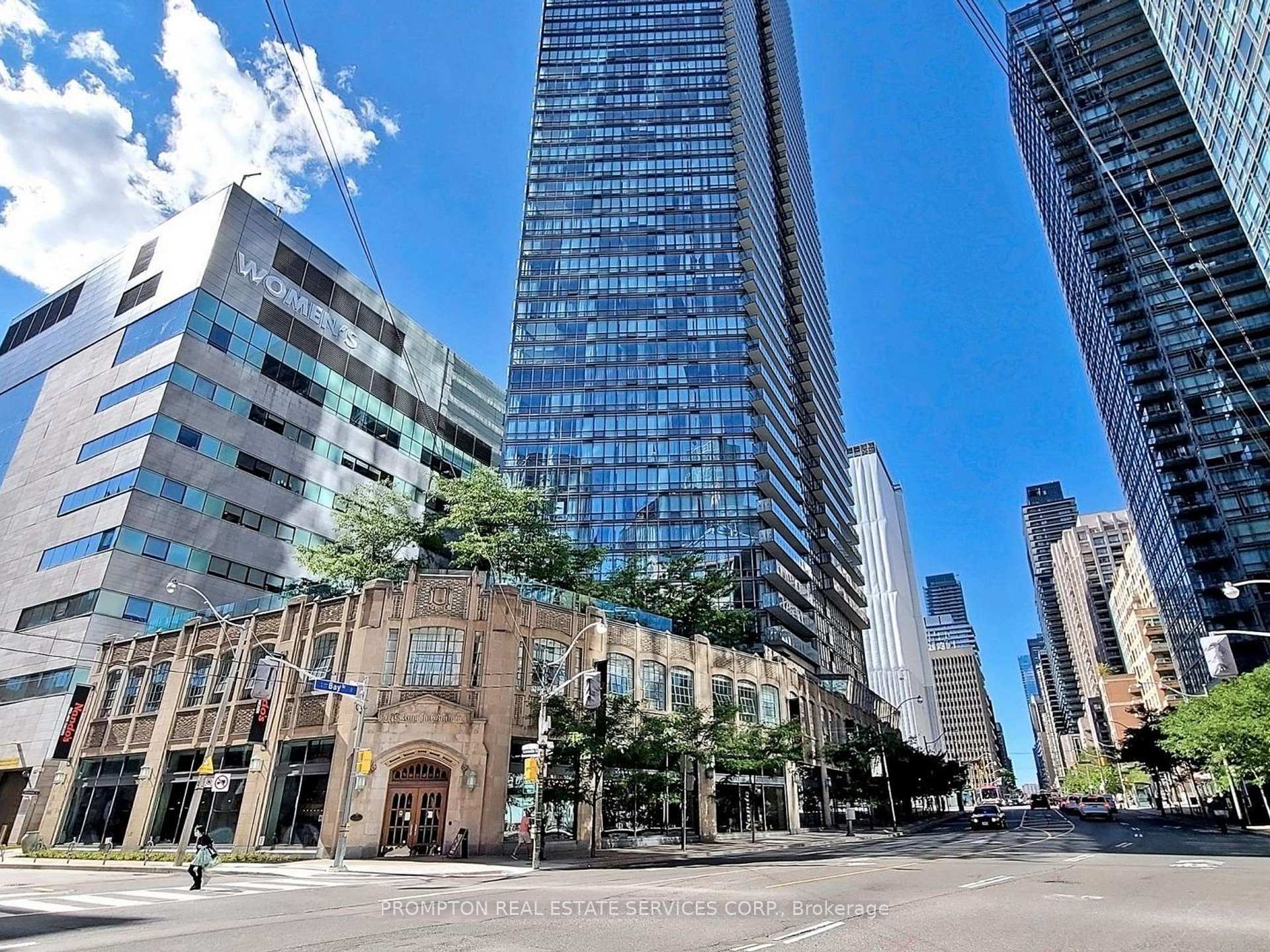 905 - 832 Bay Street, Toronto C01, ON, exterior