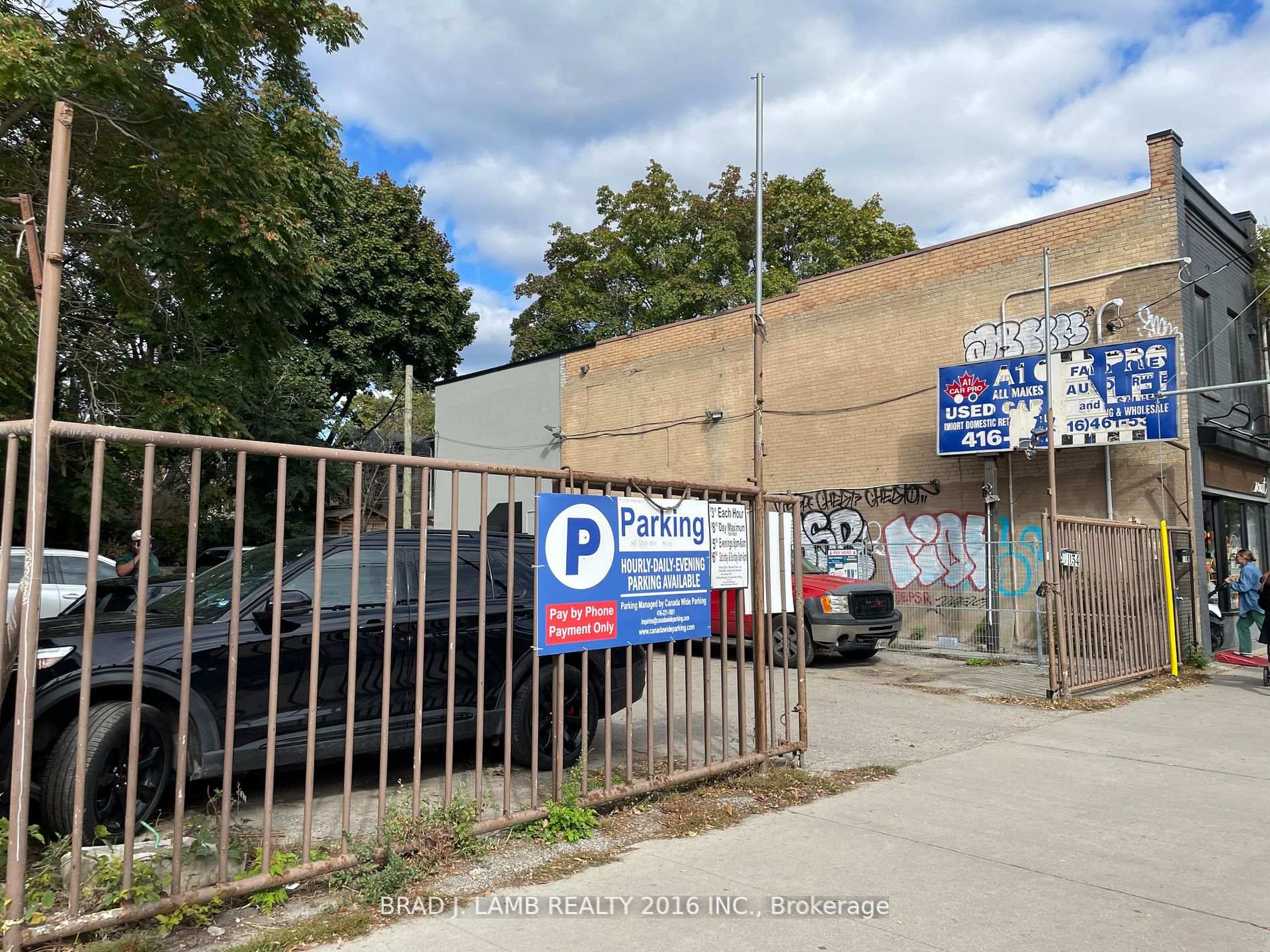 1134 Queen Street E, Toronto E01, ON, exterior