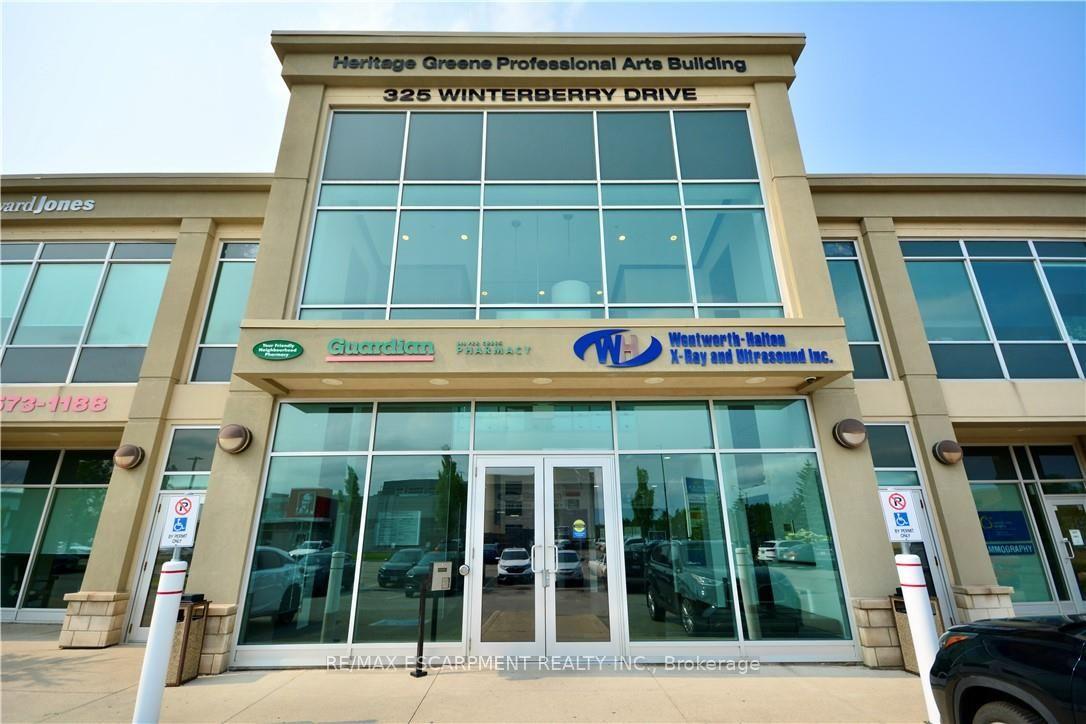 204 - 325 Winterberry Drive, Hamilton, ON, exterior