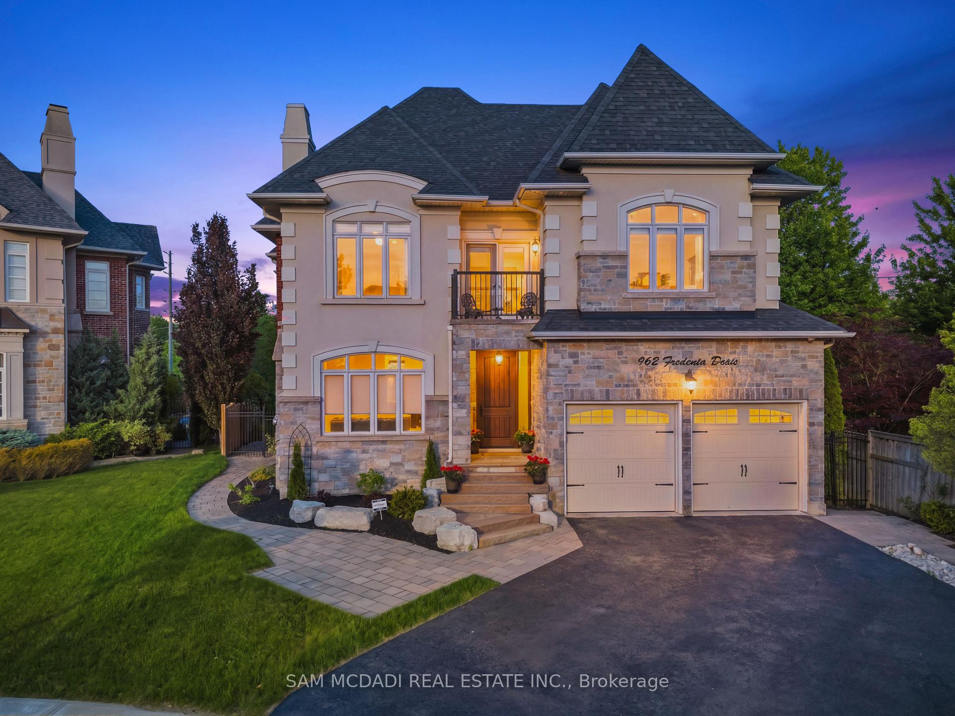 962 Fredonia Drive, Mississauga, ON, exterior