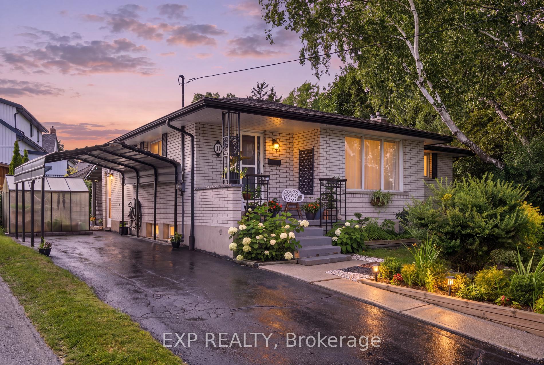 11 Summit Crescent, Guelph, ON, exterior