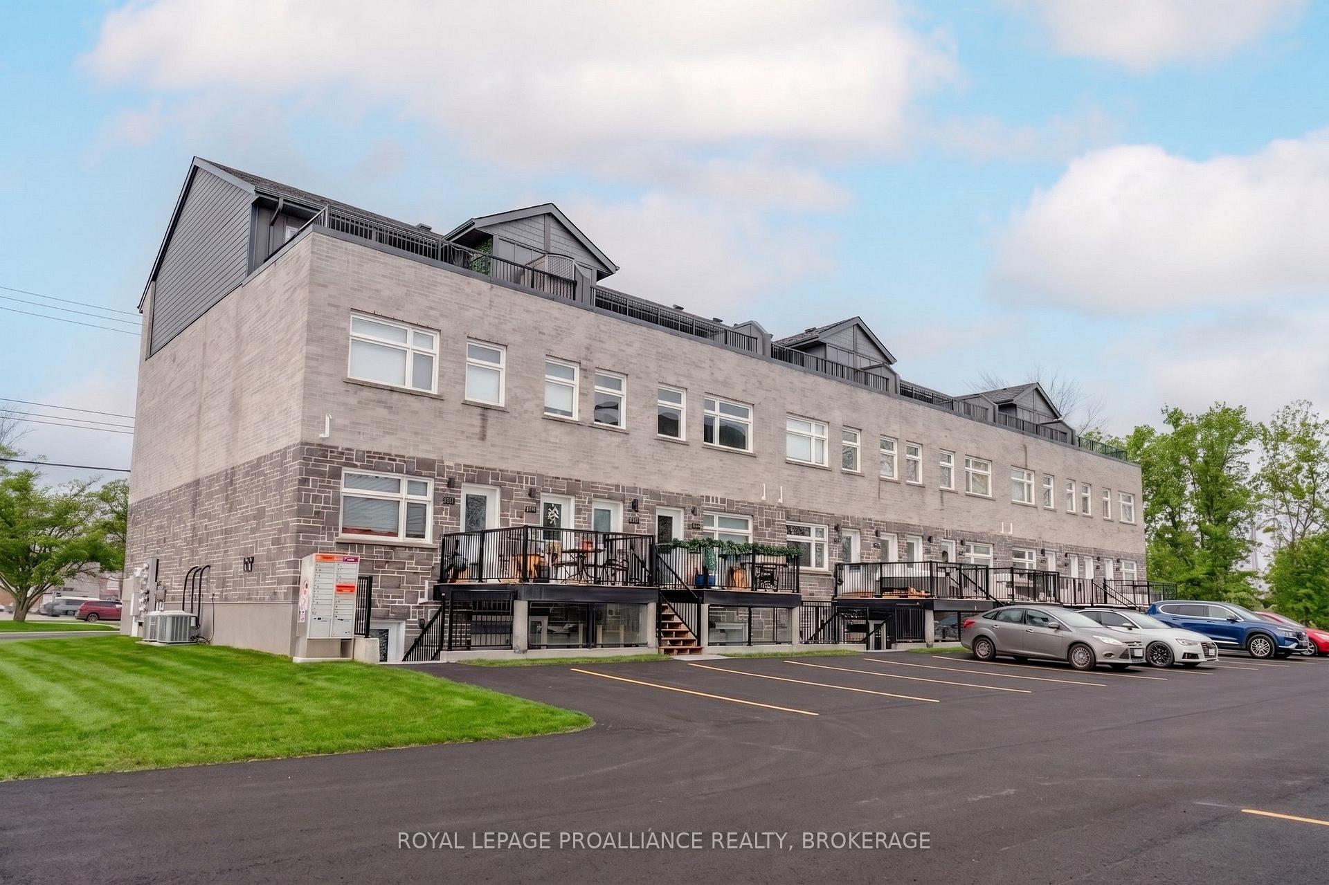 105 - 809 Development Drive, Kingston, ON, exterior