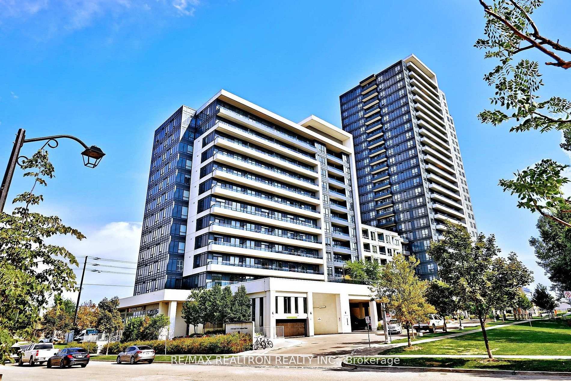 1122 - 7900 Bathurst Street, Vaughan, ON, exterior