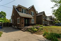 39 Court Street N, Milton, ON, exterior