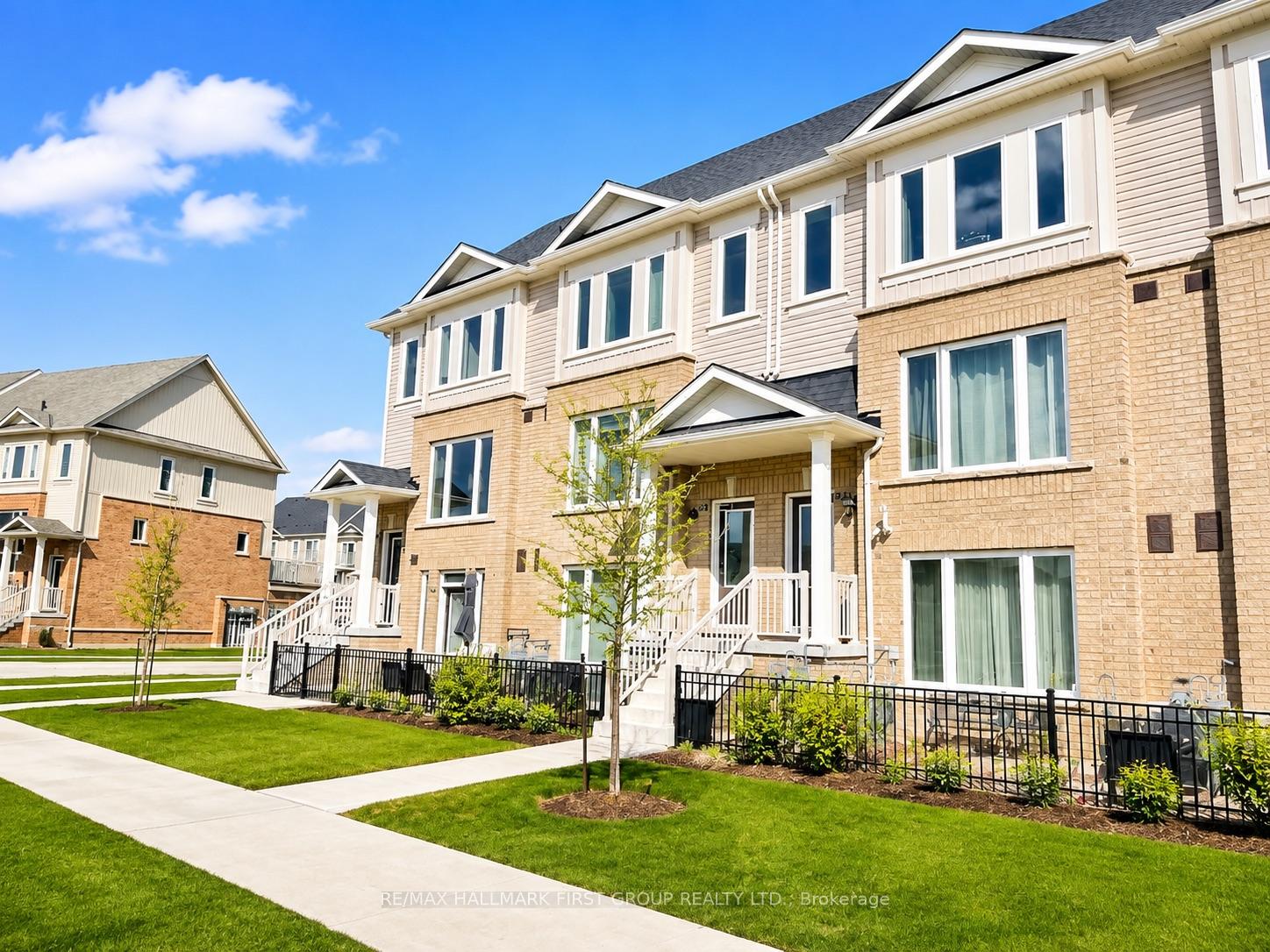 60 - 242 Law Drive, Guelph, ON, exterior