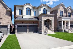8 Tremoy Road, East Gwillimbury, ON, exterior