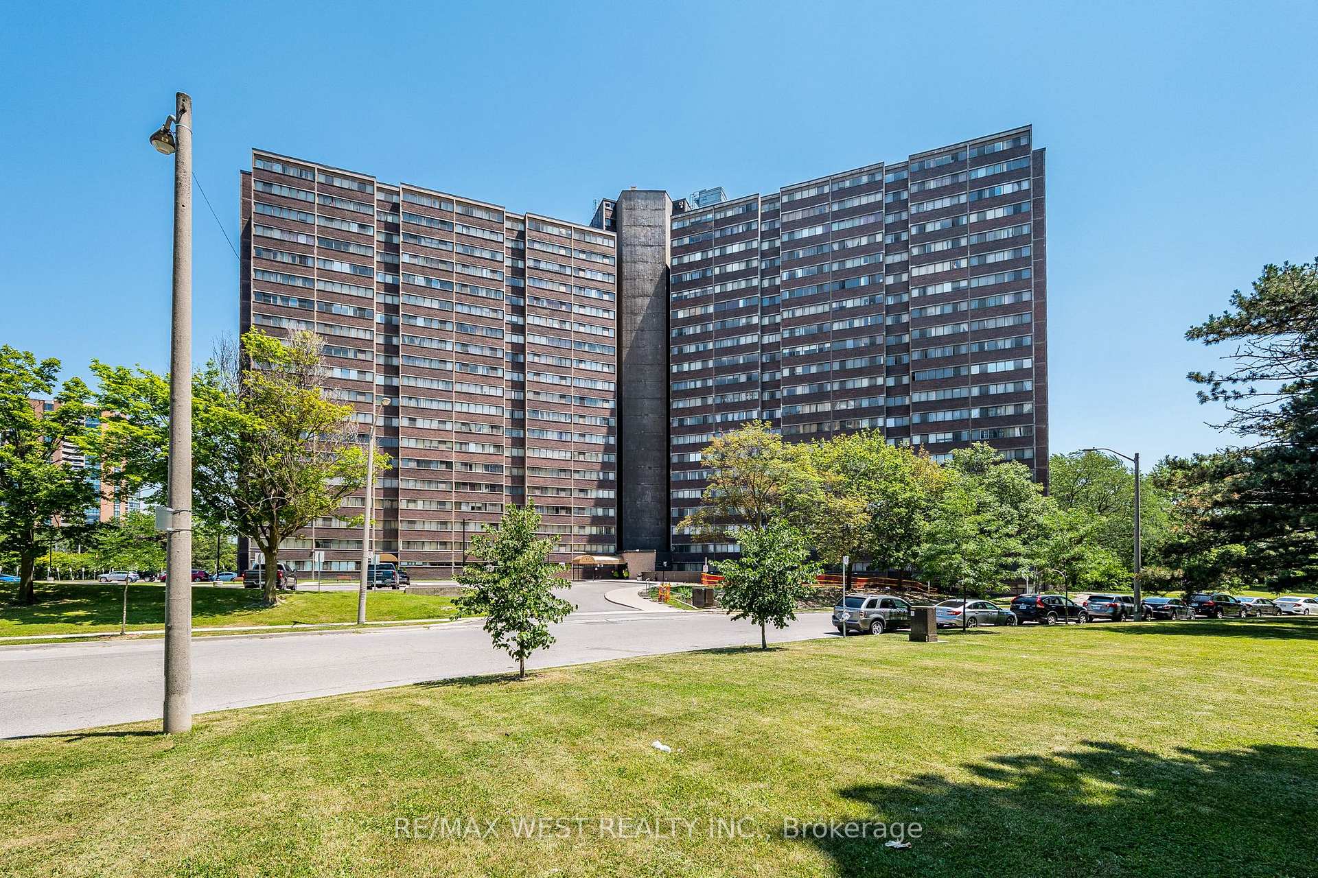1104 - 11 Wincott Drive, Toronto W09, ON, exterior