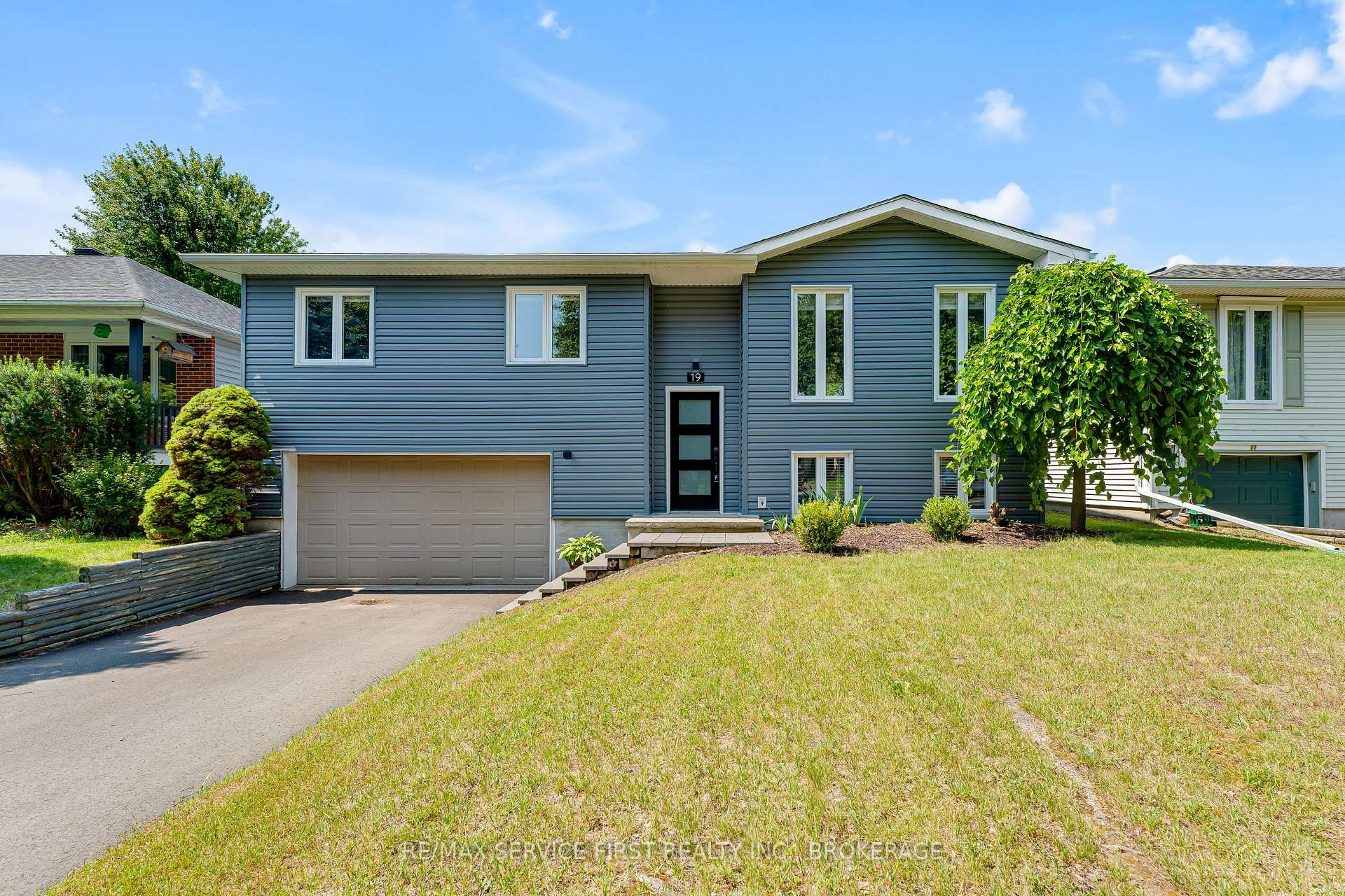 19 Heritage Drive, Loyalist, ON, exterior