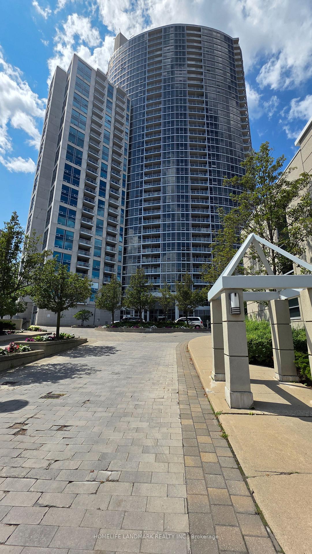 Address withheld, Toronto E09, ON, exterior