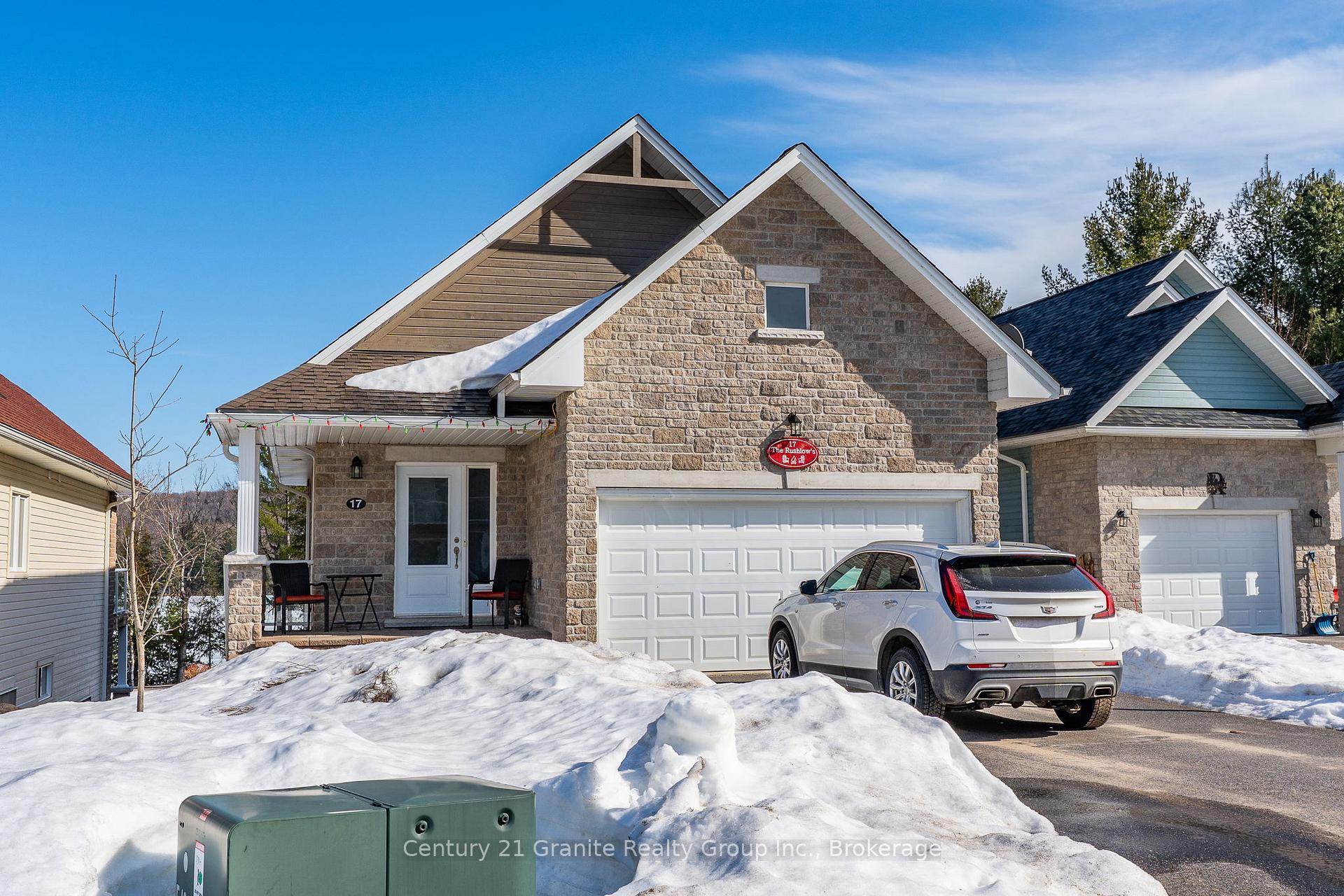 17 Webb Circle, Dysart et al, ON, exterior
