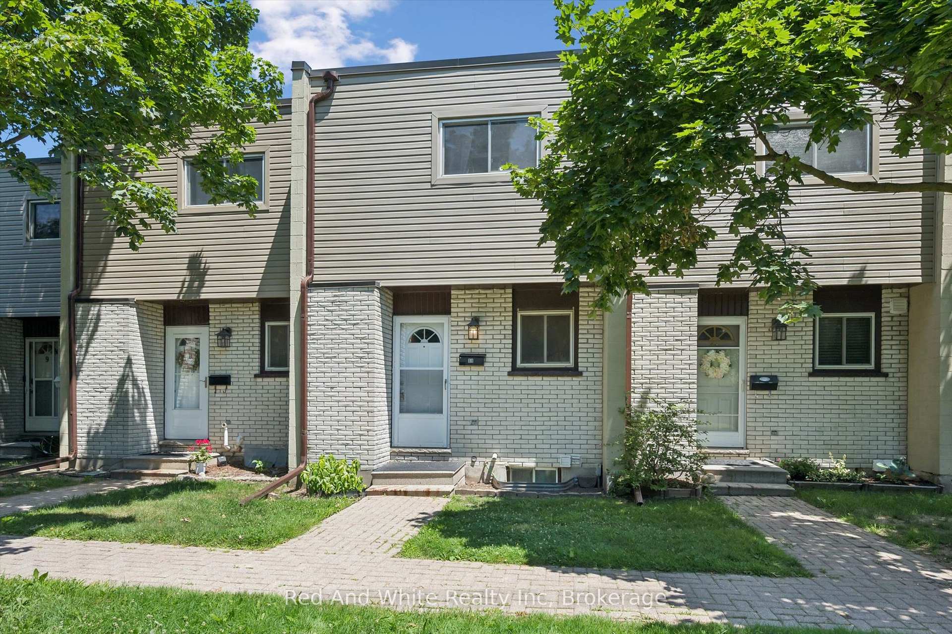 11 - 178 Grulke Street, Kitchener, ON, exterior