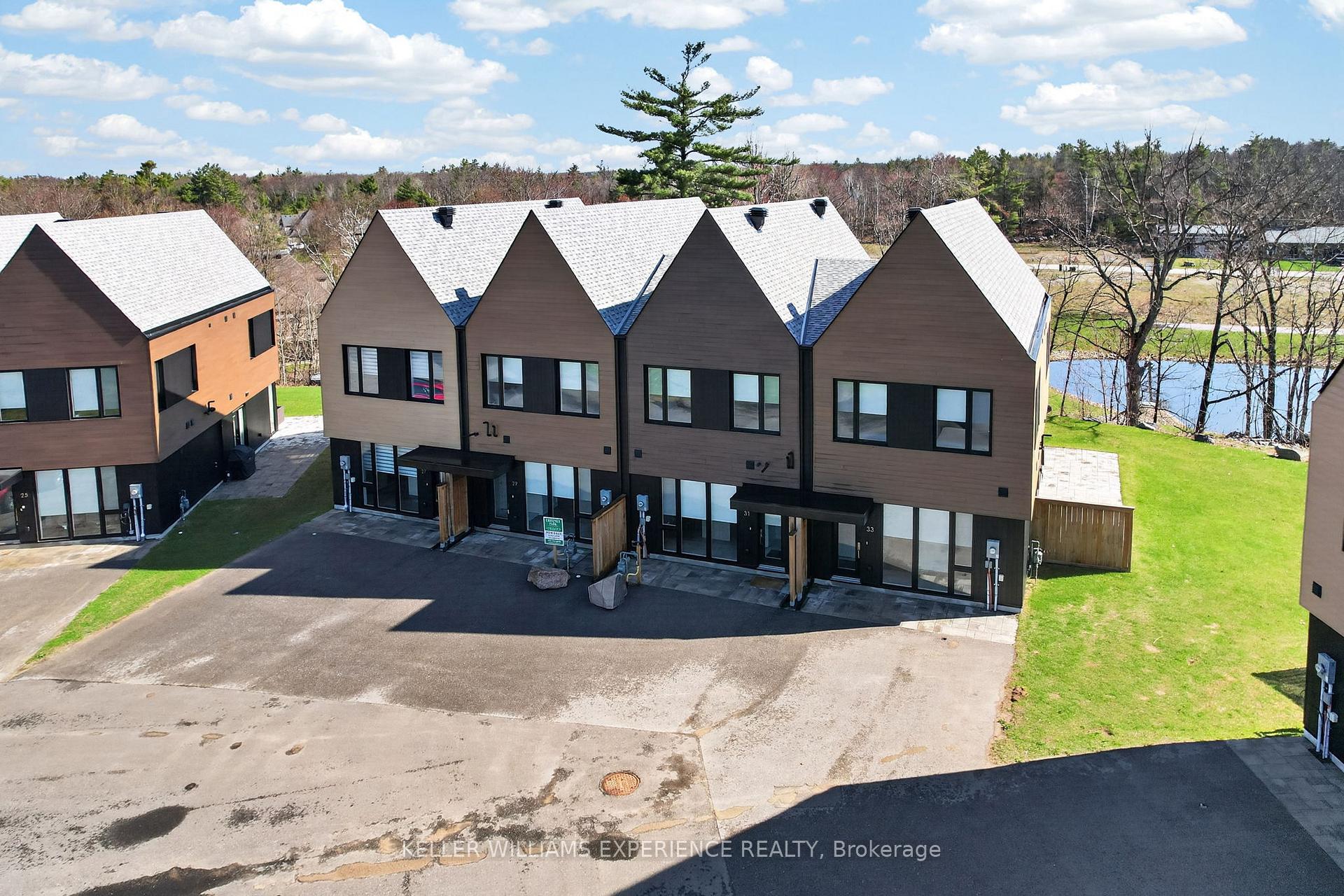 31 Rockmount Crescent, Gravenhurst, ON, exterior