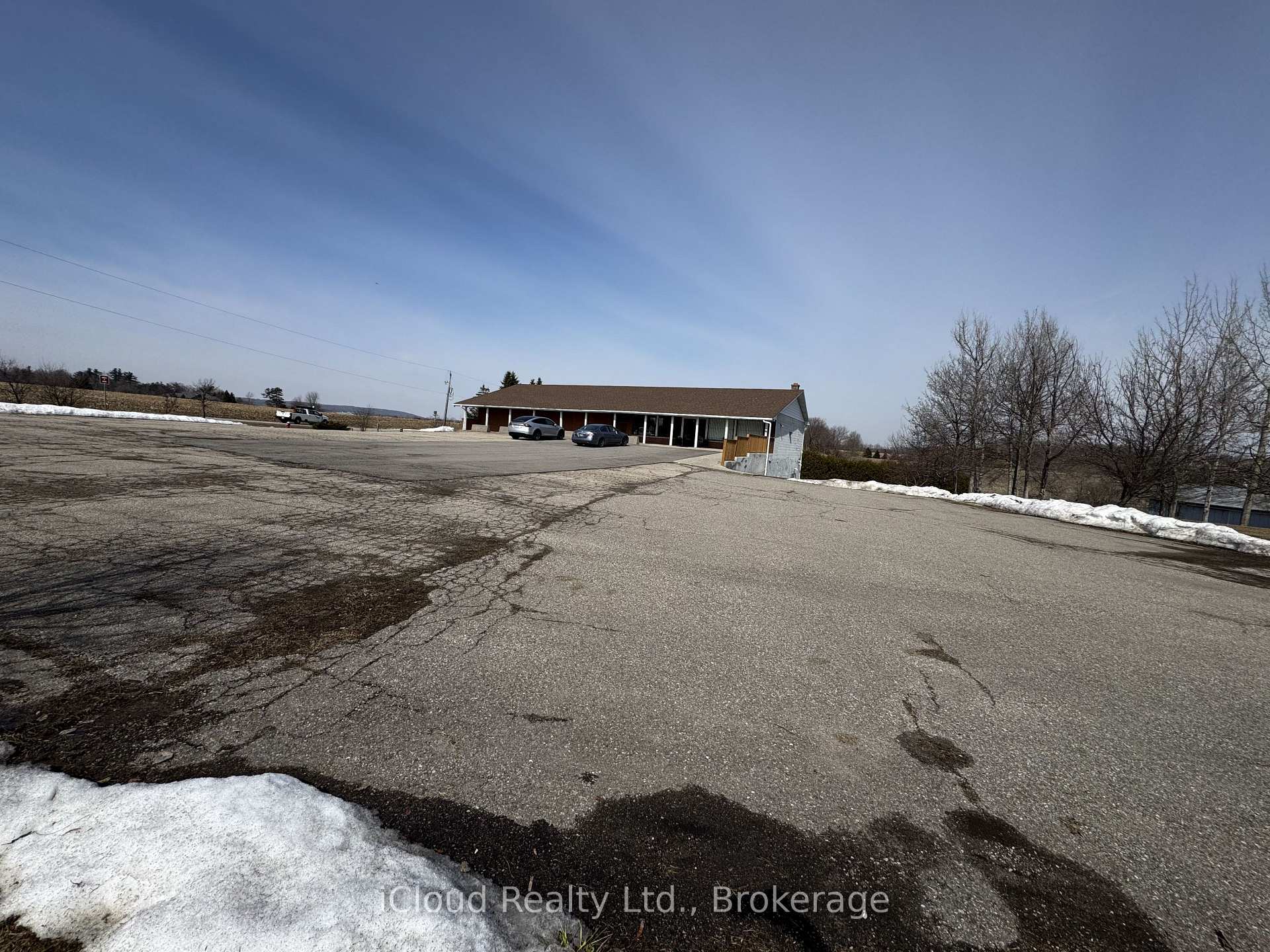 3518 King Street N, Caledon, ON, exterior