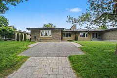 2061 Cabot Street, Alta Vista and Area, ON, exterior