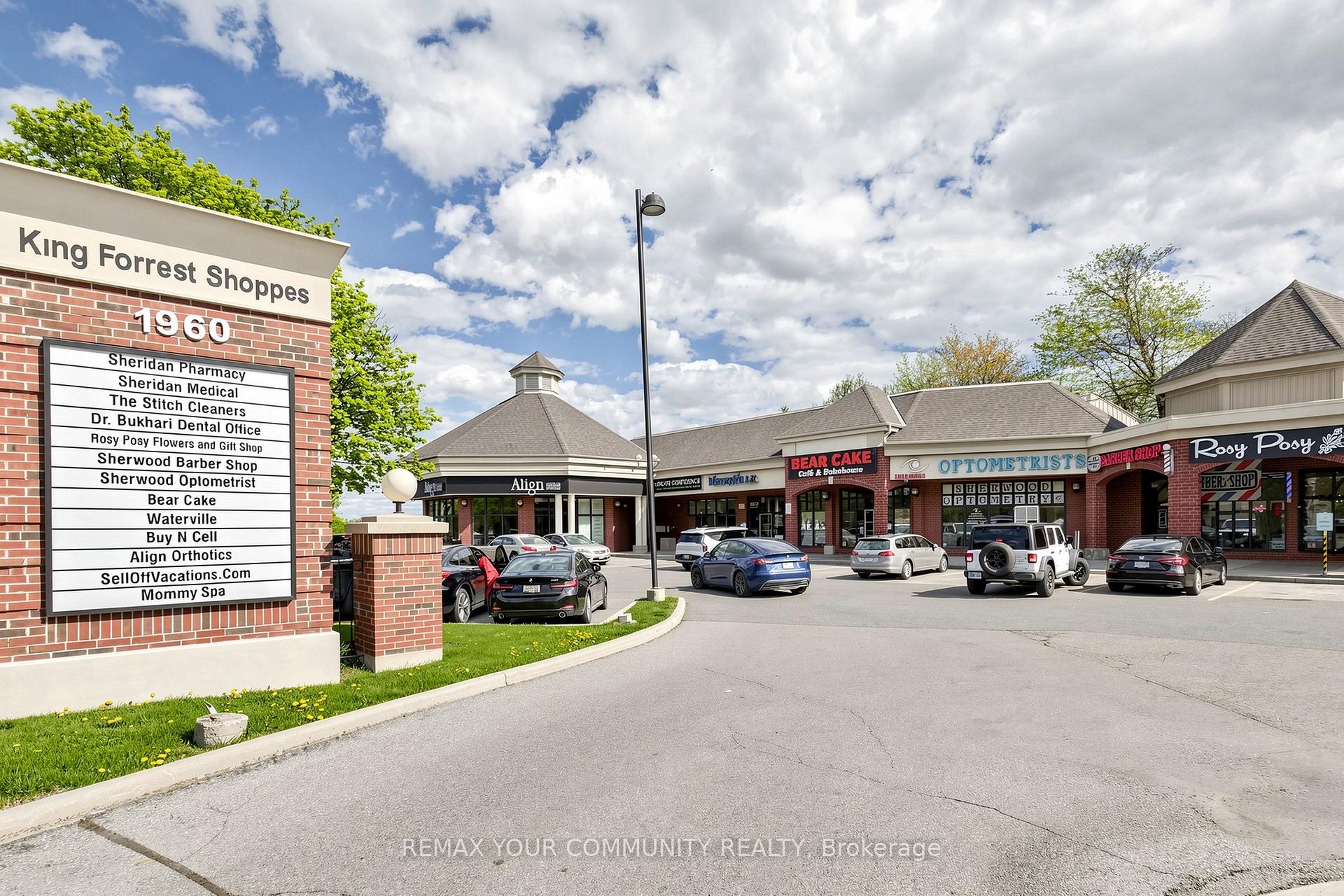 9 - 1960 Dundas Street W, Mississauga, ON, exterior