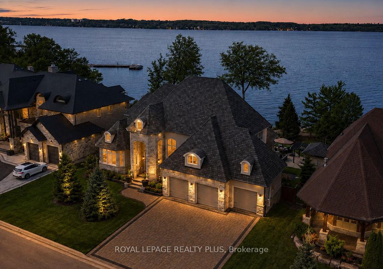39 Plunkett Court, Barrie, ON, exterior