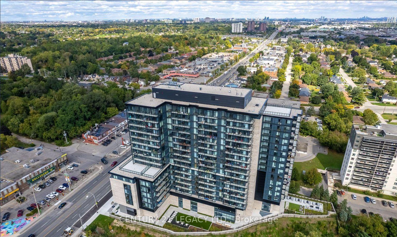 821 - 86 Dundas Street E, Mississauga, ON, exterior