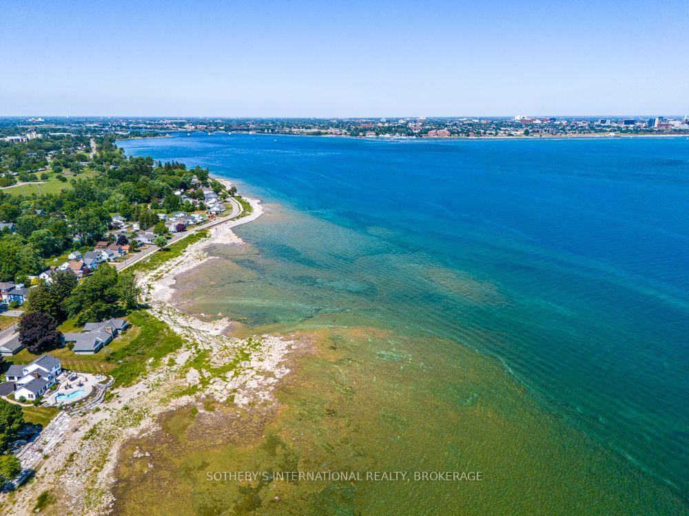 SS Lakeshore Road, Fort Erie, ON, exterior