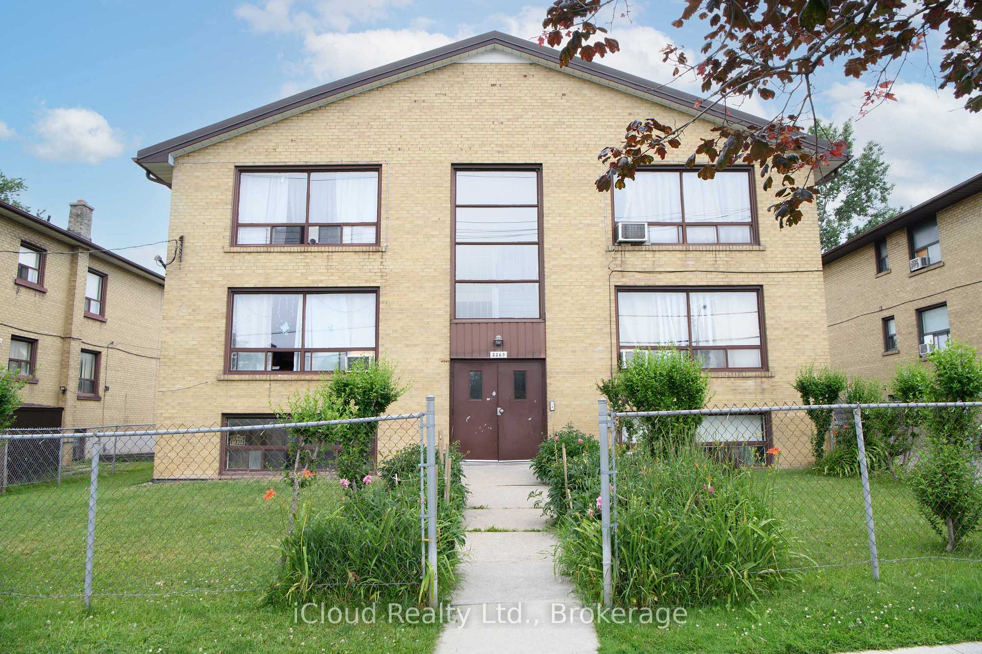 2265 Kipling Avenue, Toronto W10, ON, exterior