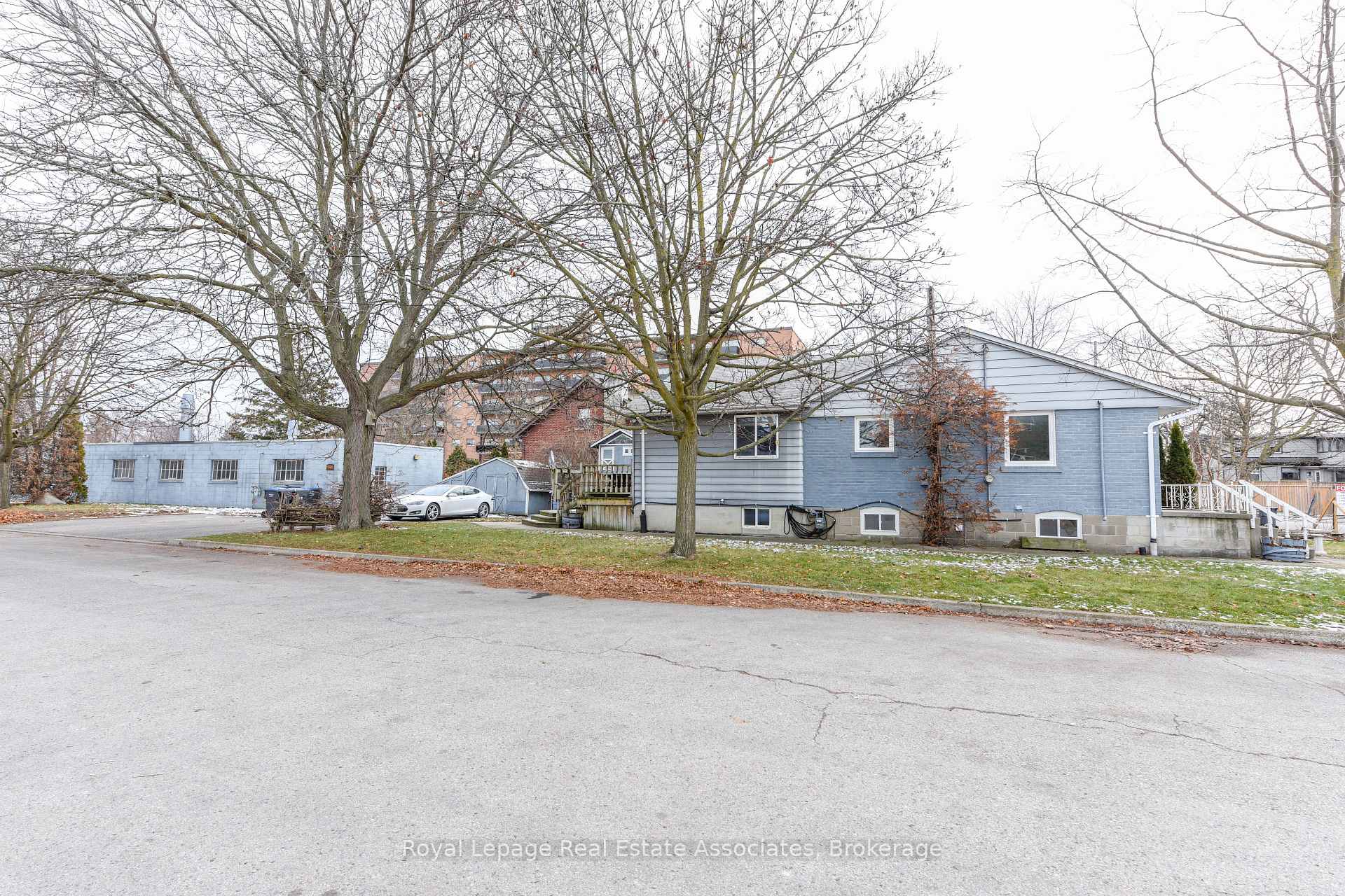 1089 Seneca Avenue, Mississauga, ON, exterior