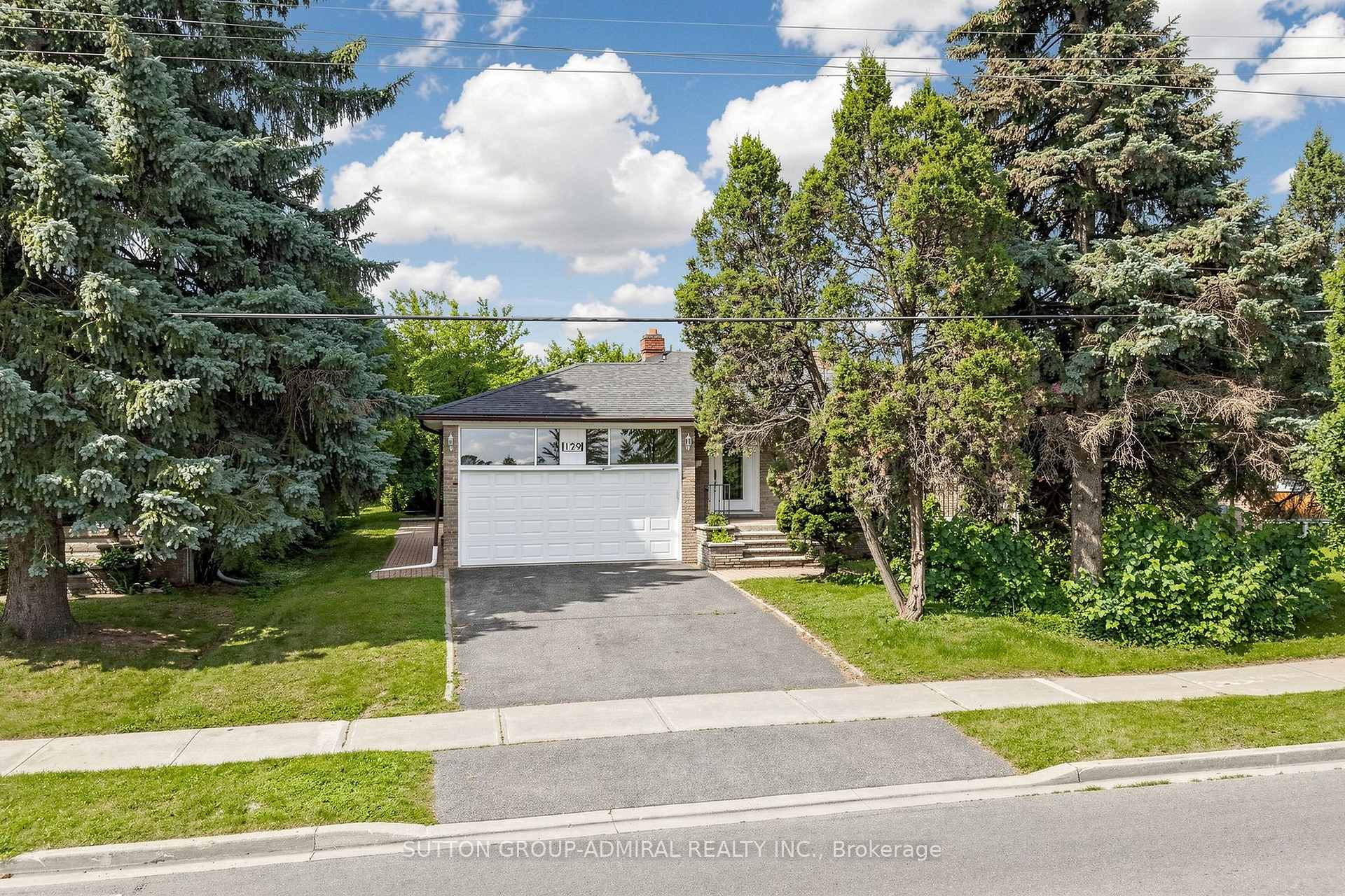 129 Crestwood Road, Vaughan, ON, exterior