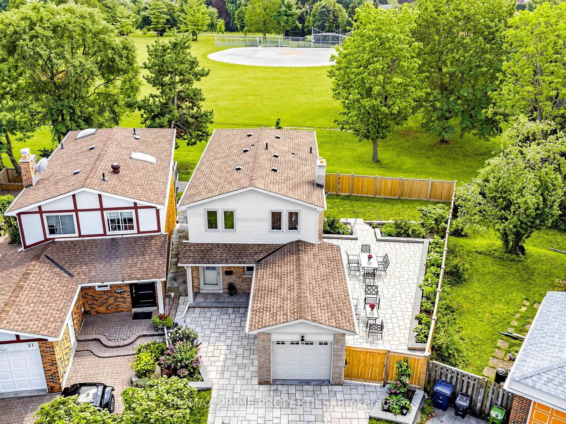 19 Post Horn Grove, Toronto E07, ON, exterior