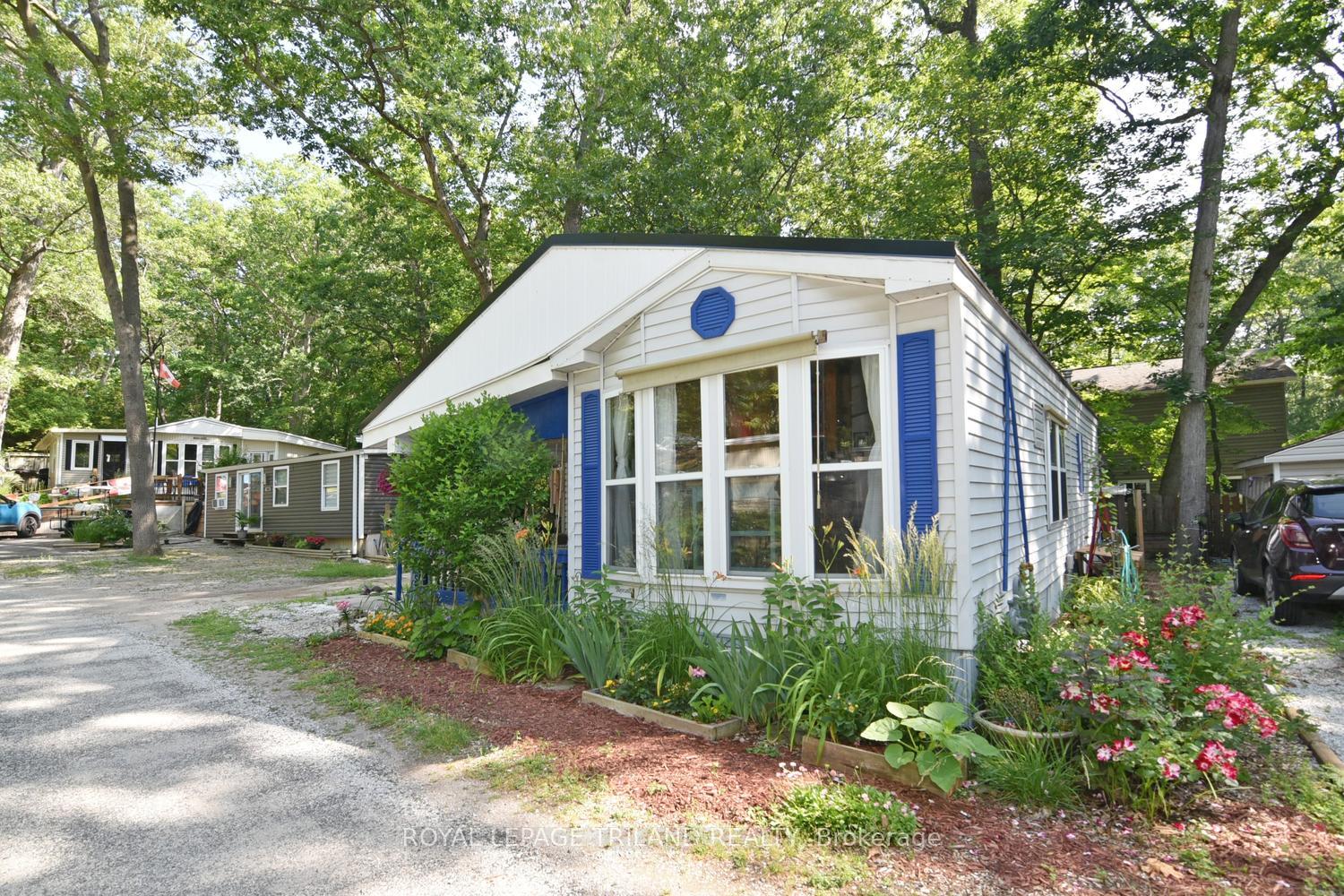 B11 - 9910 Northville Crescent, Lambton Shores, ON, exterior