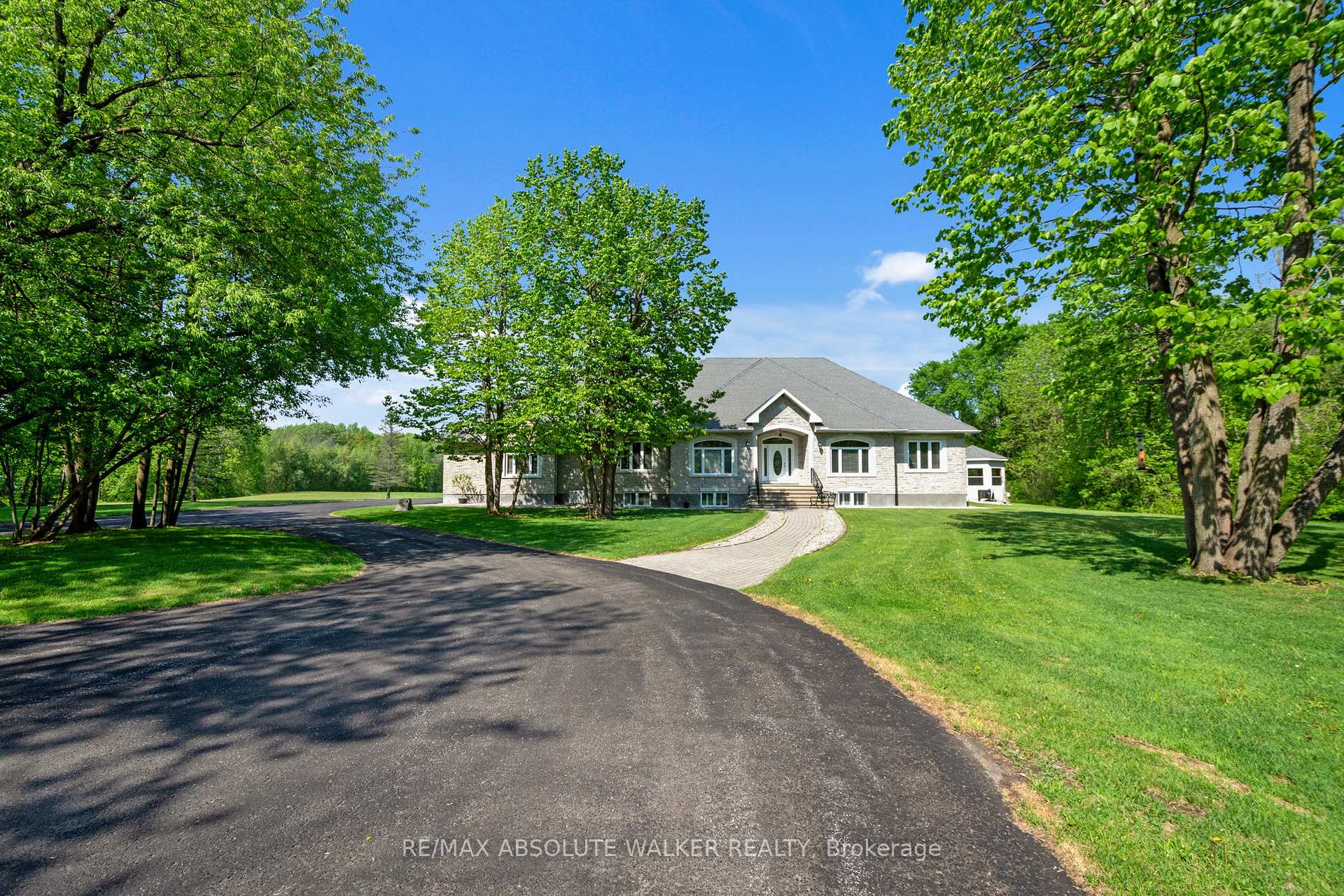 2501 Kearns Way, Greely - Metcalfe - Osgoode - Vernon and Area, ON, exterior