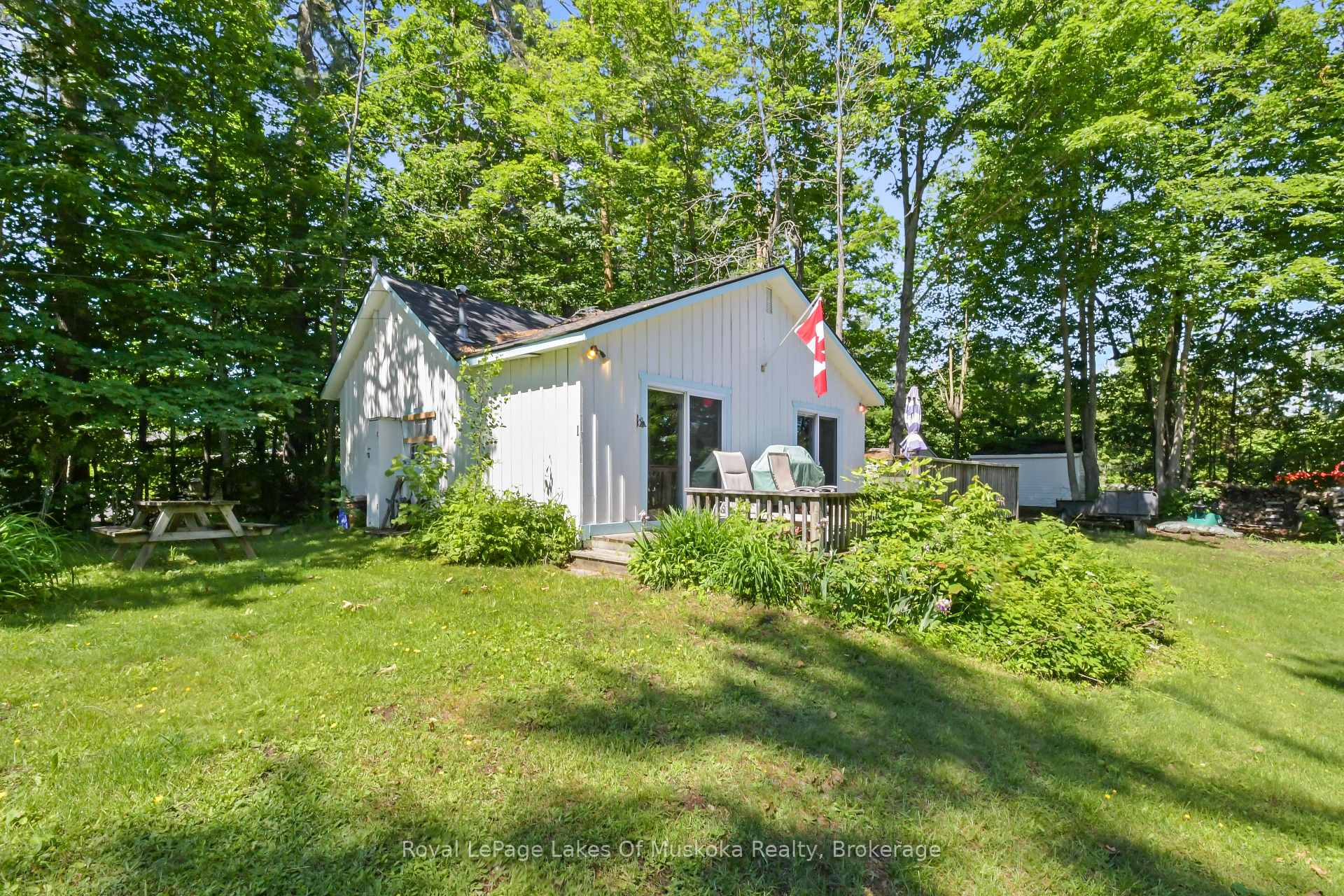 2 - 180 Two Road, Gravenhurst, ON, exterior