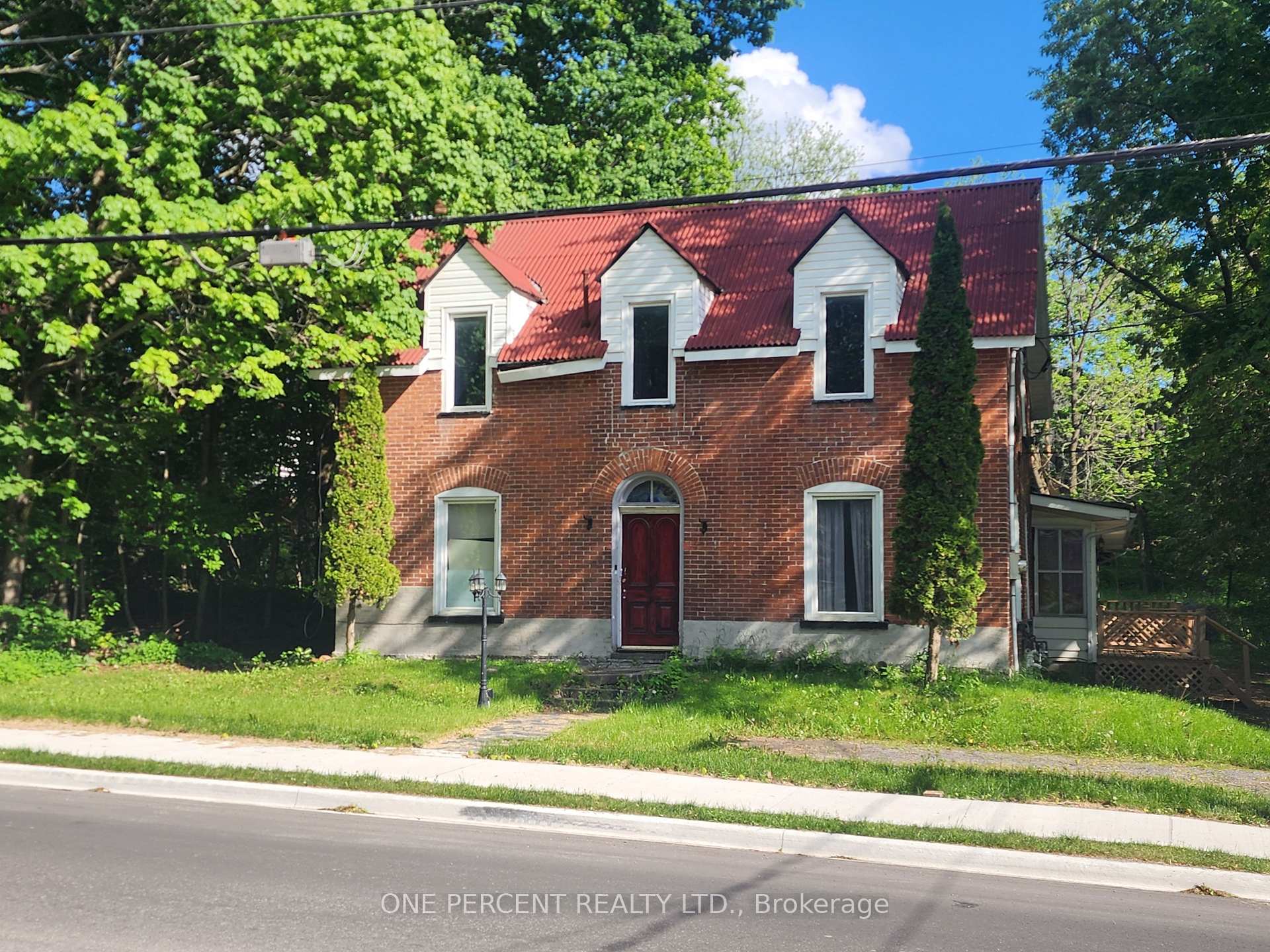 213 St Lawrence Street East Street E, Centre Hastings, ON, exterior