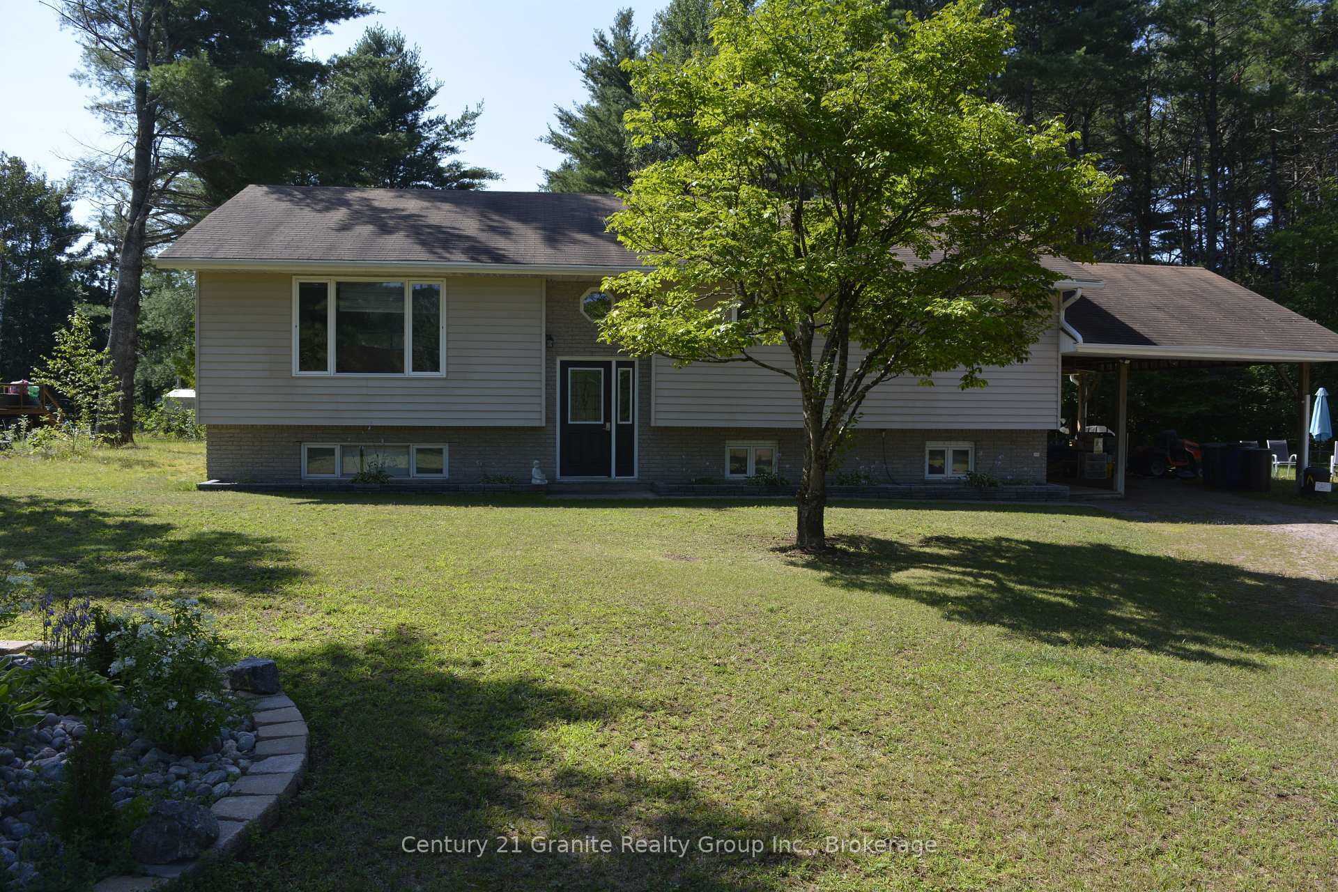 107 South Baptiste Lake Road, Hastings Highlands, ON, exterior