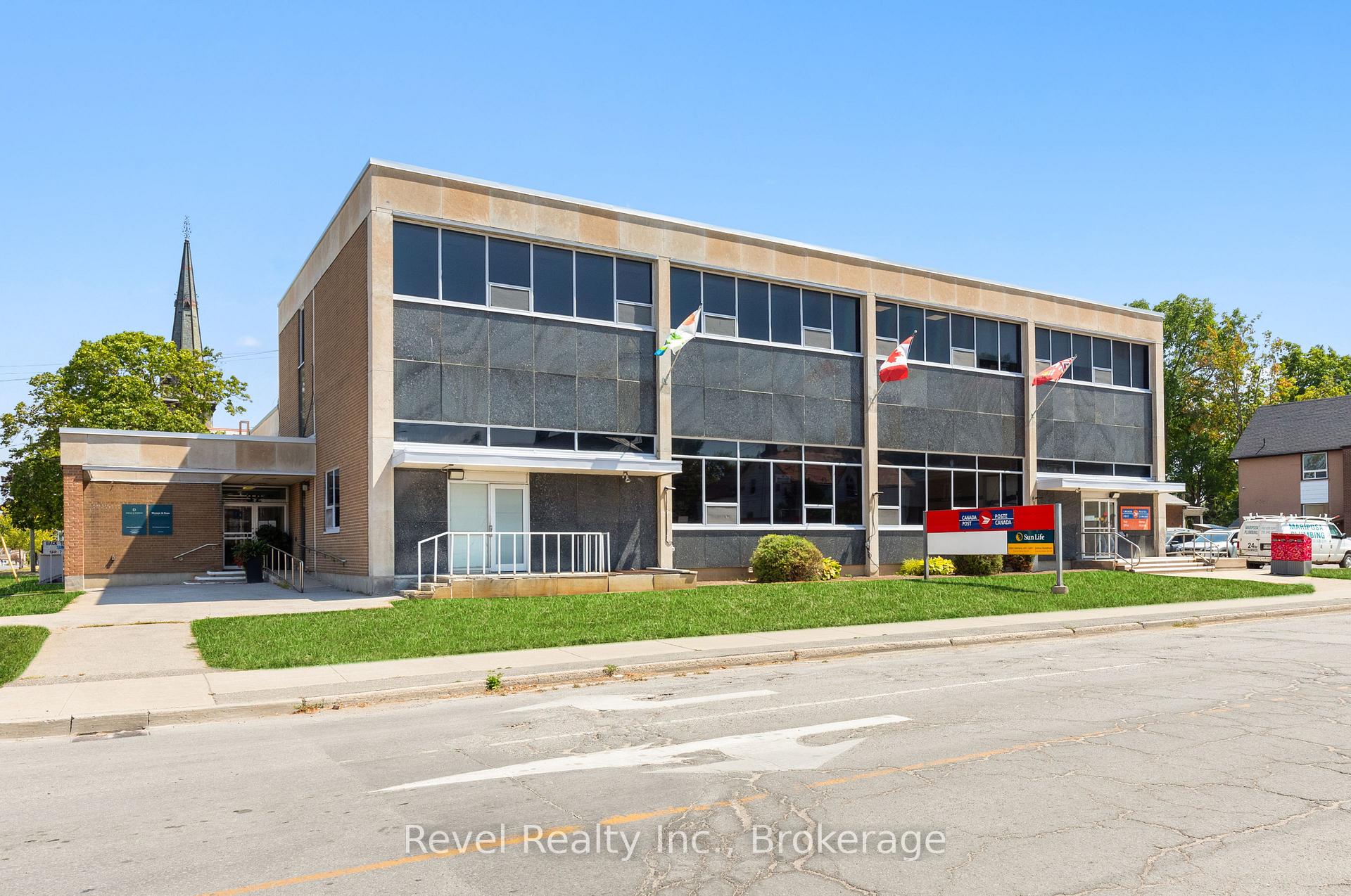 Upper 2 - 34 Cambridge Street S, Kawartha Lakes, ON, exterior