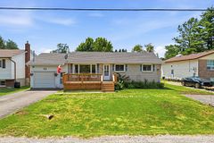 110 Ontario Street, Brighton, ON, exterior