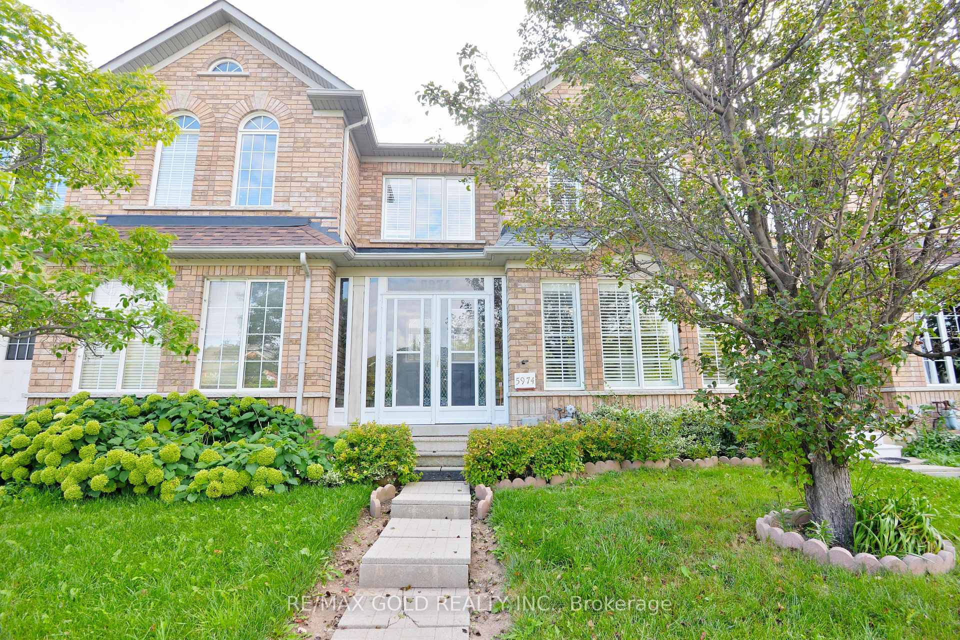 5974 Tenth Line, Mississauga, ON, exterior