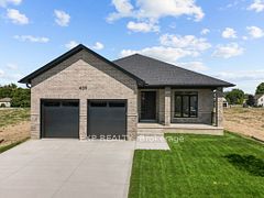 421 Ontario Street, Warwick, ON, exterior