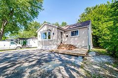 158 Beach Road, Georgina, ON, exterior