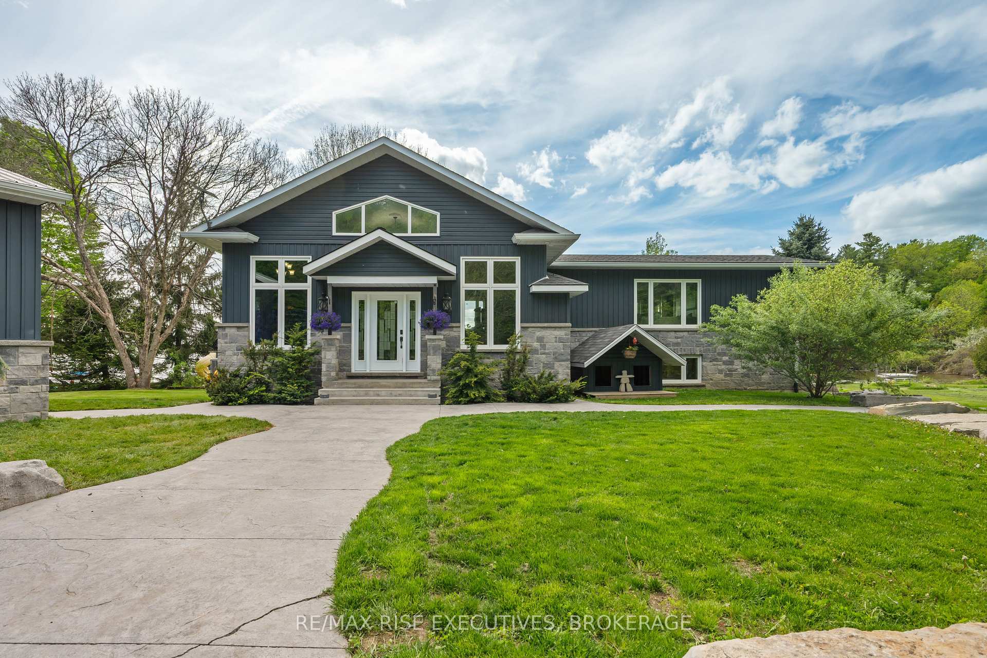 801 Camp Lane, Leeds and the Thousand Islands, ON, exterior