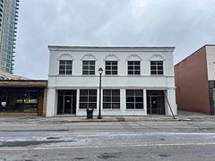 1 - 32 Queen Street W, Brampton, ON, exterior