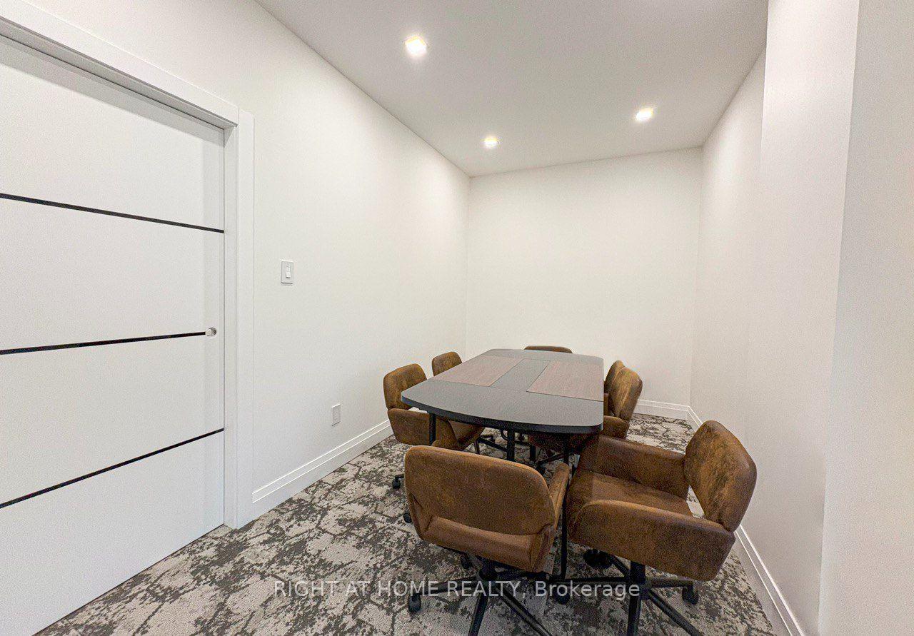 2nd Floor - 8119 Yonge Street, Markham, ON, exterior