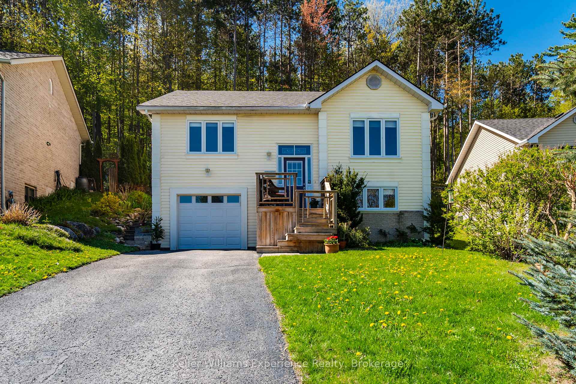 53 Therrien Court, Penetanguishene, ON, exterior