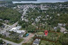 8 Queen & 0 Tate/Pine Street E, Parry Sound, ON, exterior