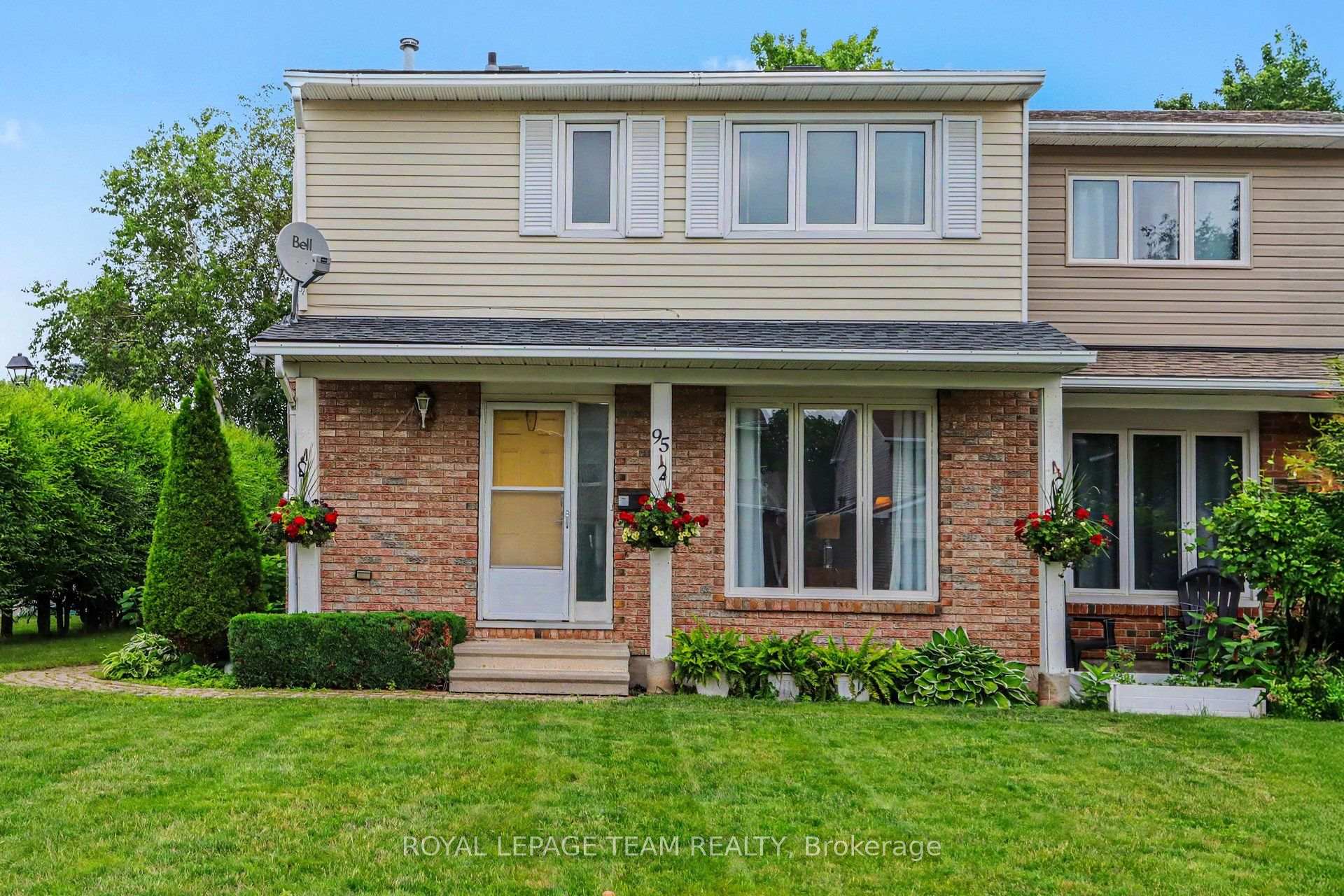 95 Seabrooke Drive, Kanata, ON, exterior