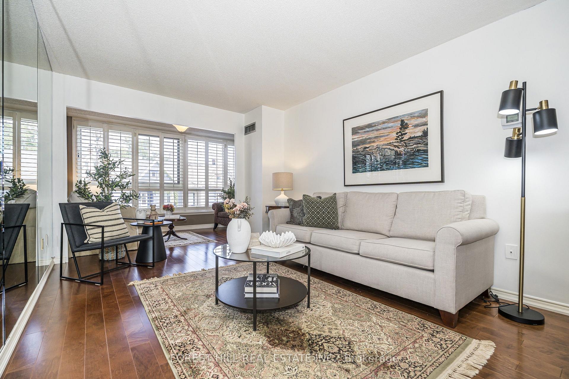 319 - 225 Davenport Road, Toronto C02, ON, exterior