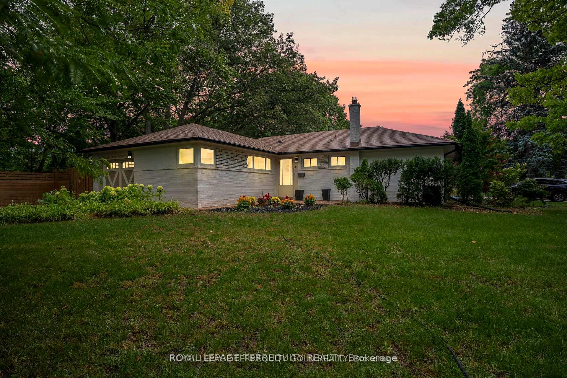 327 River Side Drive, Oakville, ON, exterior